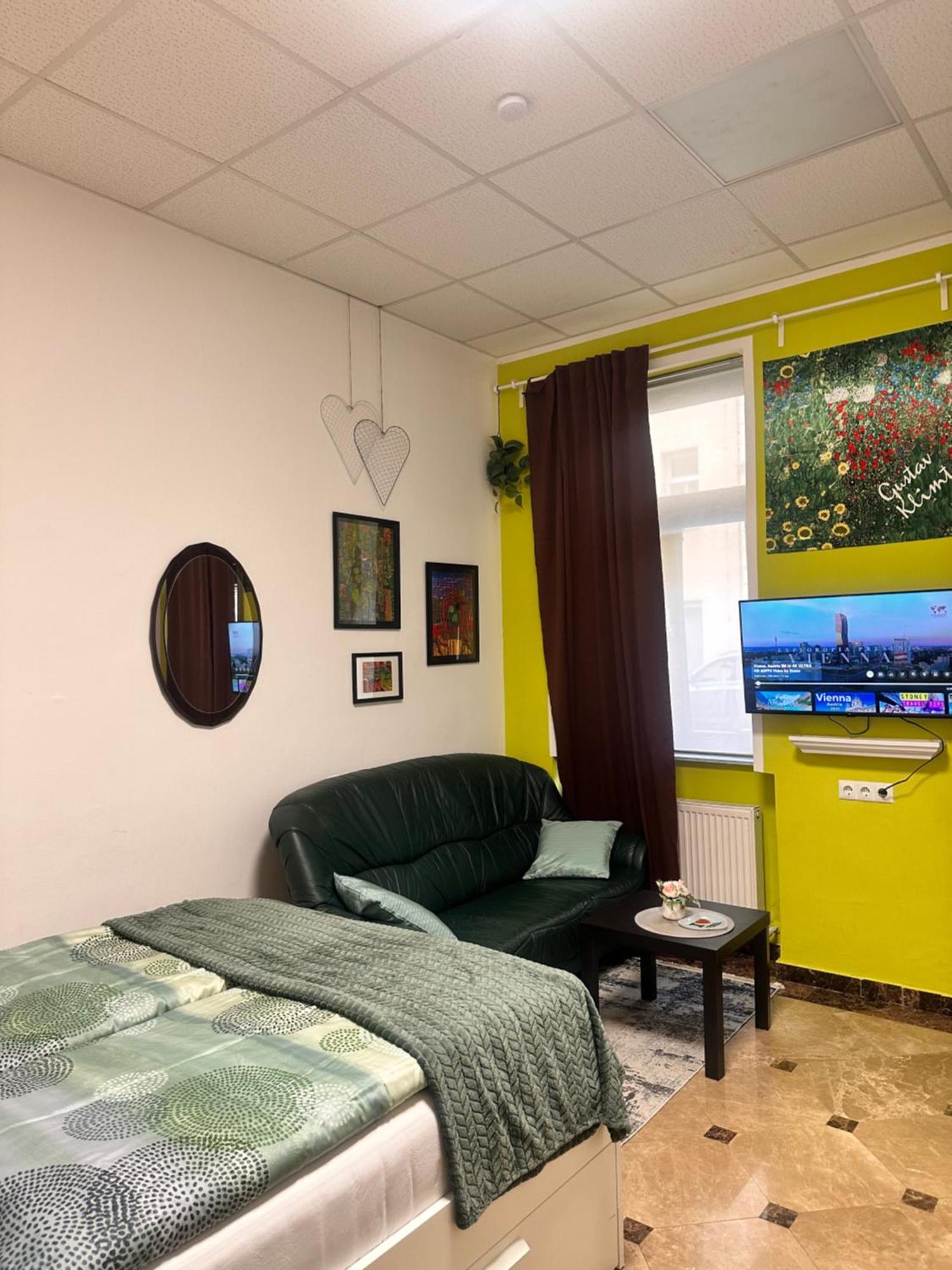 Apartament Centrally And *